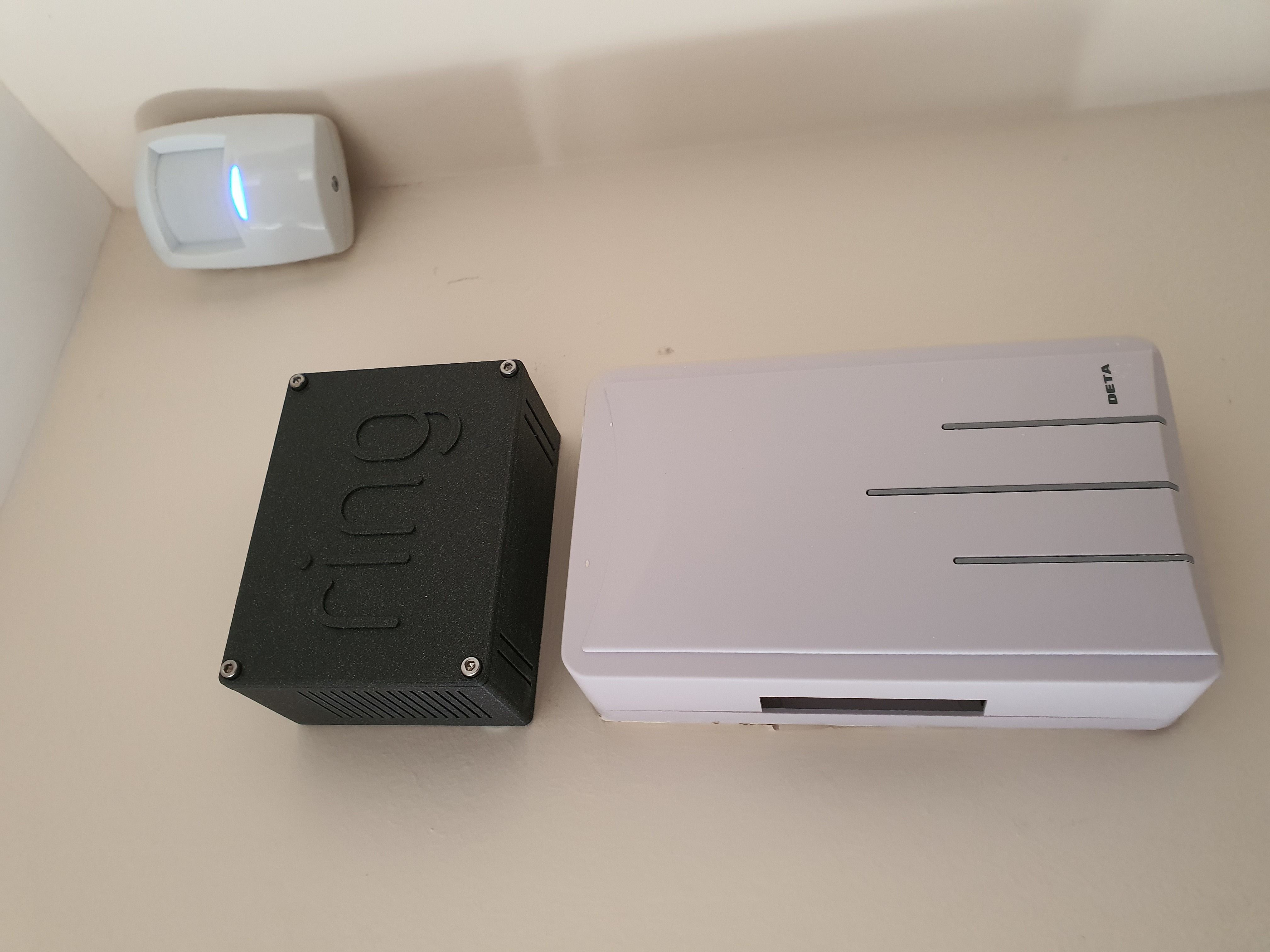 STL file Stand alone housing/enclosure compatible with Ring Doorbell